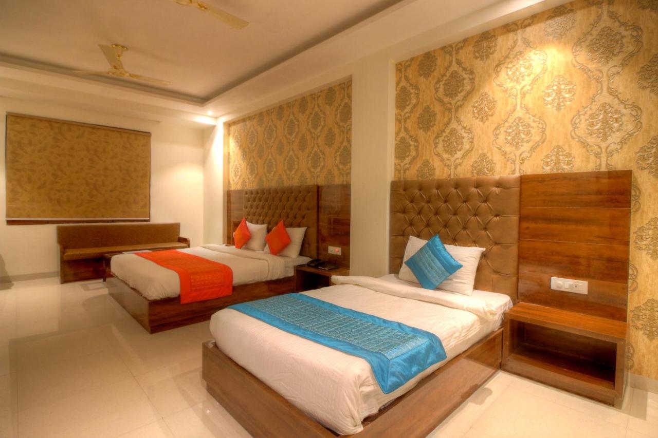 Hotel Classic Paradise New Delhi Exterior foto