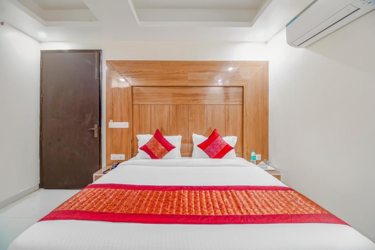 Hotel Classic Paradise New Delhi Exterior foto